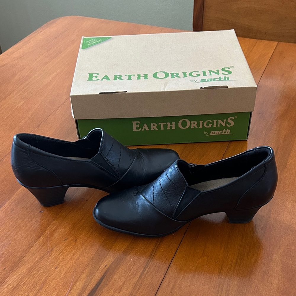 Earth Origins Black Leather Comfort Slip On Shoes Size 8 Excellent Condition